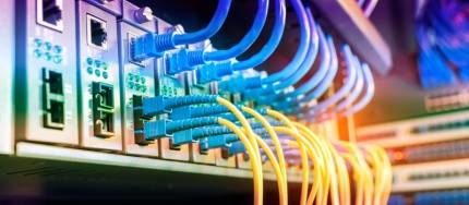 Difference Between Cable & Mobile Internet Providers